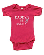 PandoraTees Infant Short Sleeve Onesie - Daddy's Lil Bunny